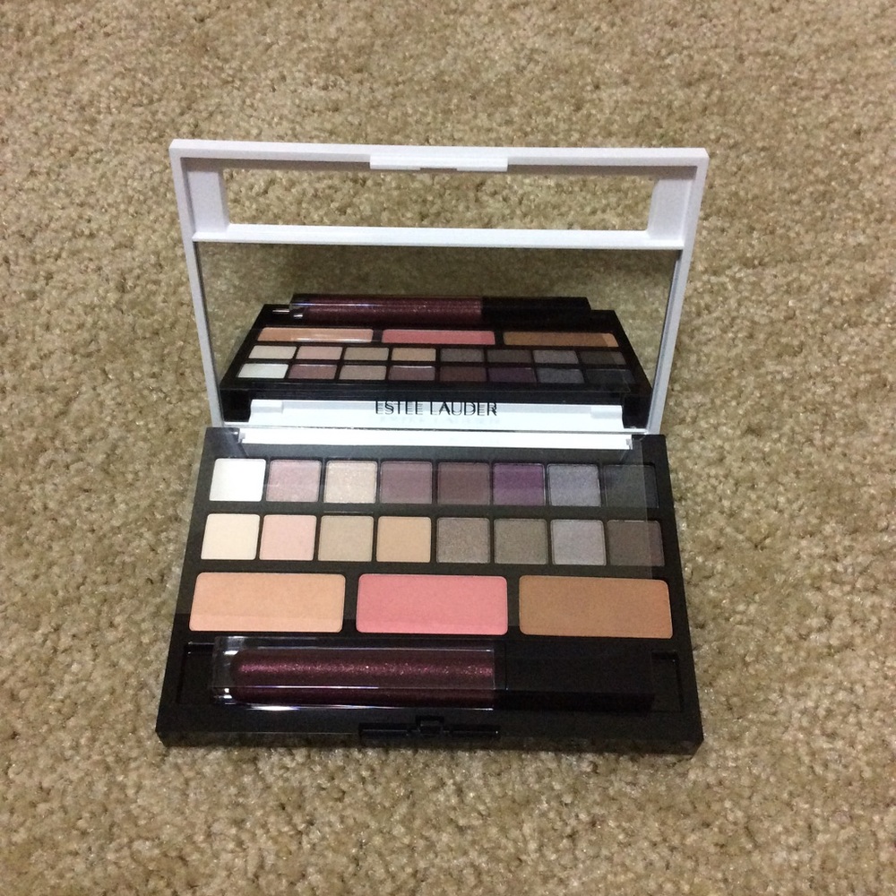 Estee Lauder Makeup Set (New)